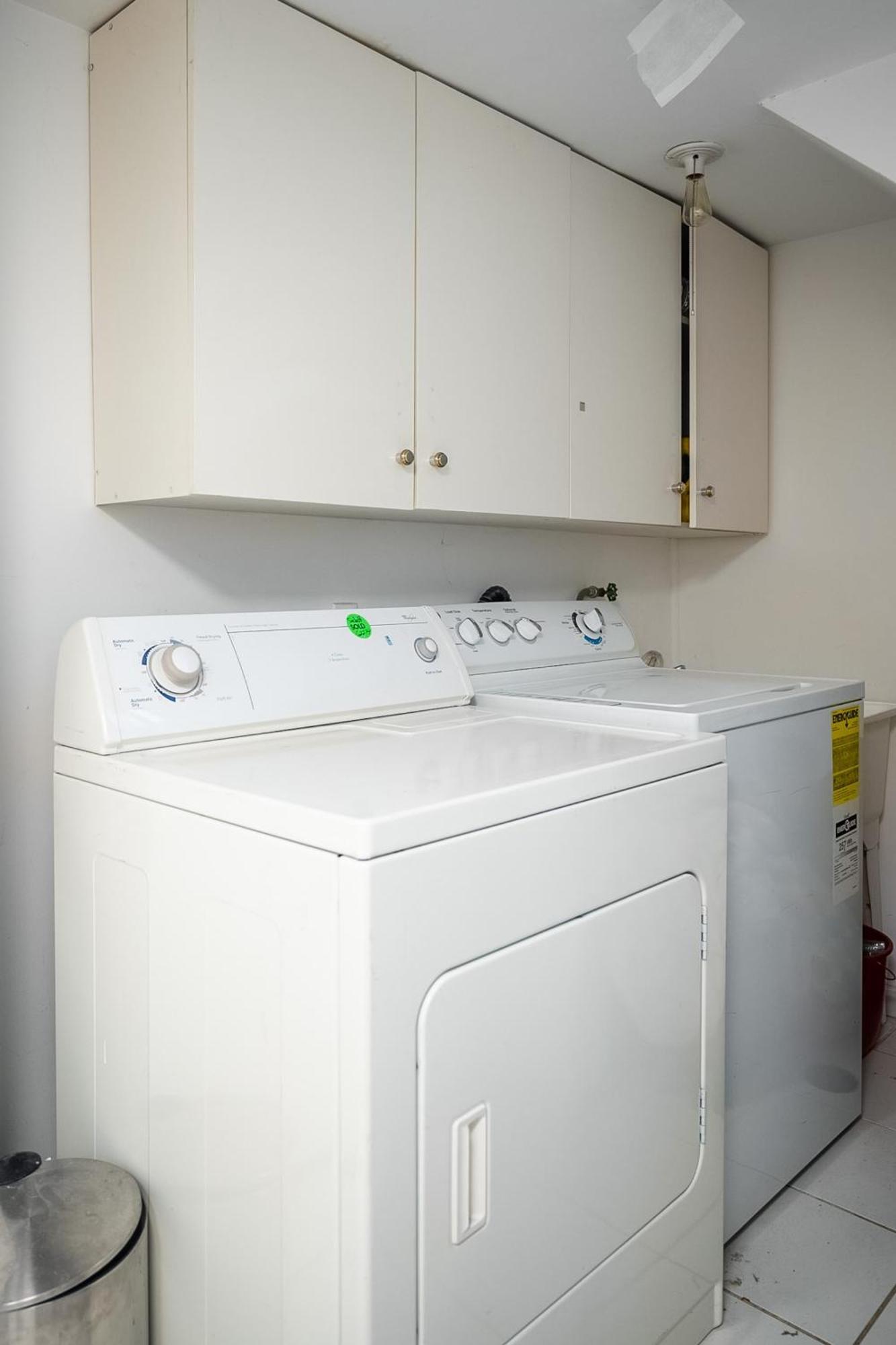 Basement Suite With Private Patio In Davenport Toronto Eksteriør billede